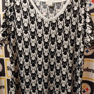 2xl Christy T from lularoe. Black and white cats!